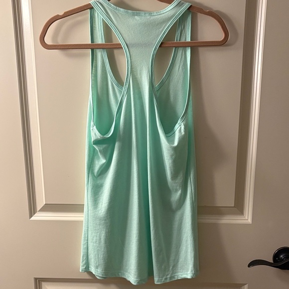 Lainey Wilson Tank - Picture 4 of 5